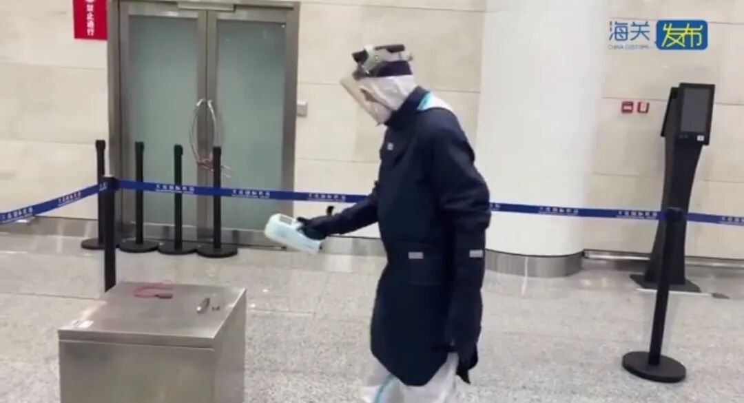 直擊查貨現(xiàn)場(chǎng)！上海仁機(jī)核素識(shí)別儀為大連海關(guān)精準(zhǔn)攔截放射性 “護(hù)身符”